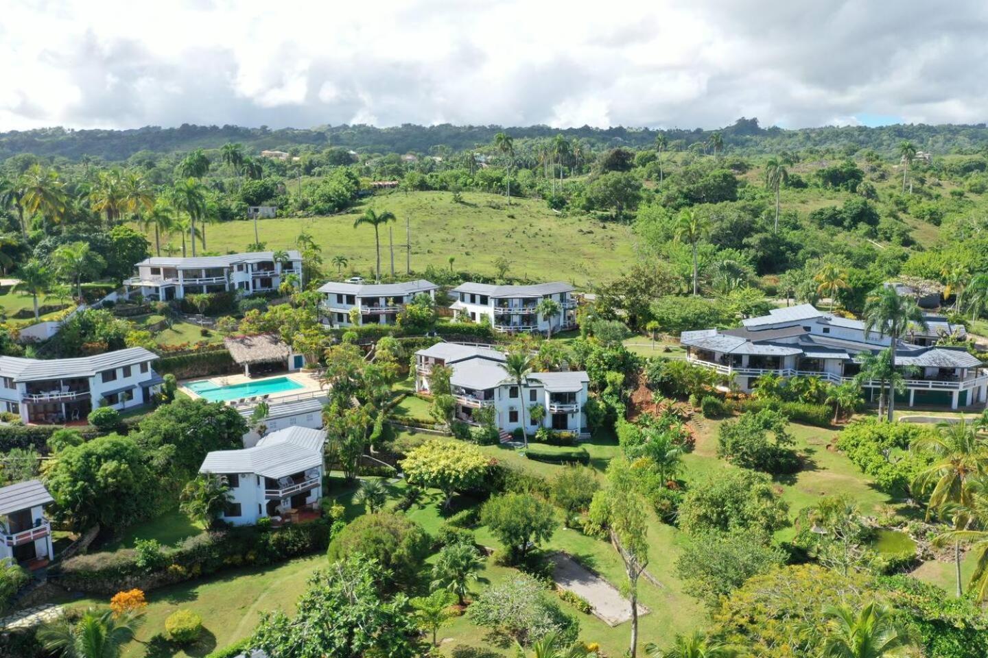 Catalina, Cabrera Oceanview Multi 2 Bd 2 Bath Condo Units With Balcony And Pool Екстериор снимка