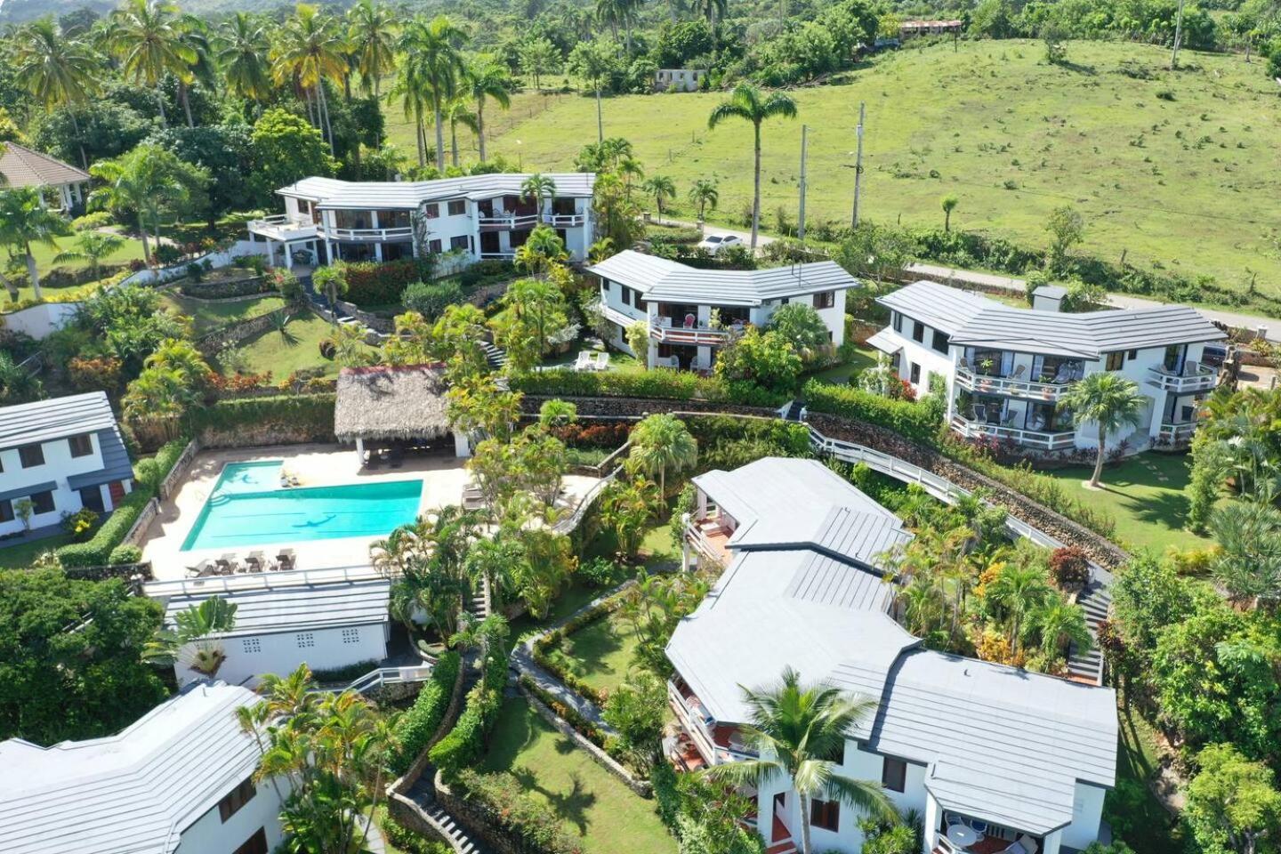Catalina, Cabrera Oceanview Multi 2 Bd 2 Bath Condo Units With Balcony And Pool Екстериор снимка