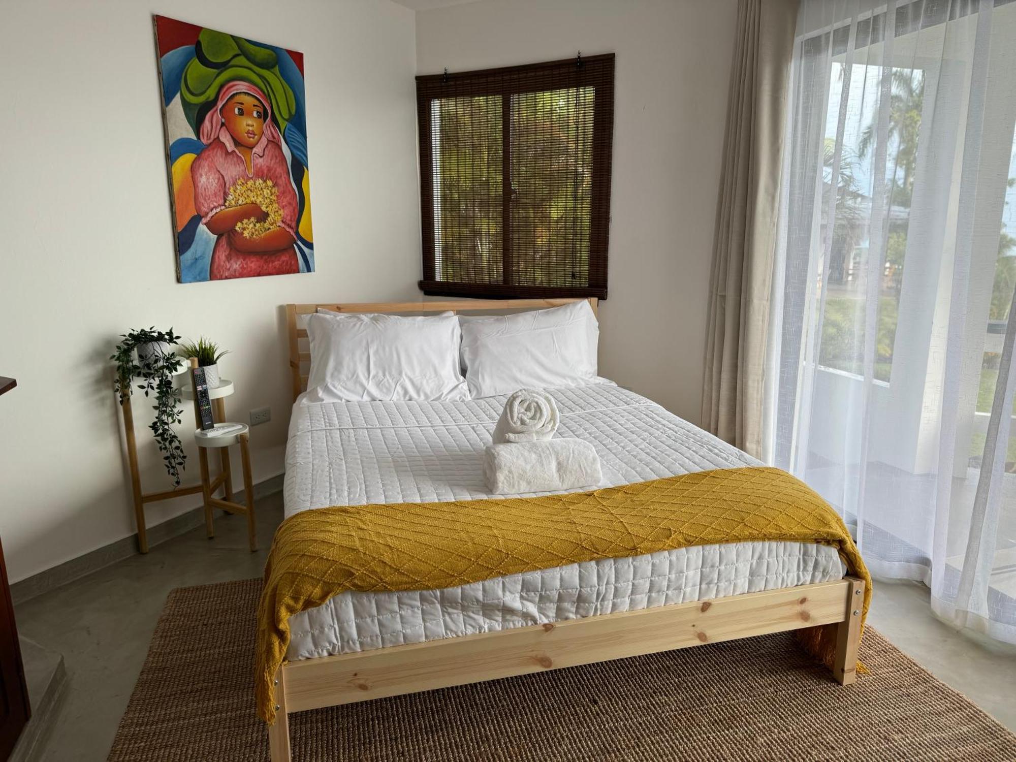 Catalina, Cabrera Oceanview Multi 2 Bd 2 Bath Condo Units With Balcony And Pool Екстериор снимка